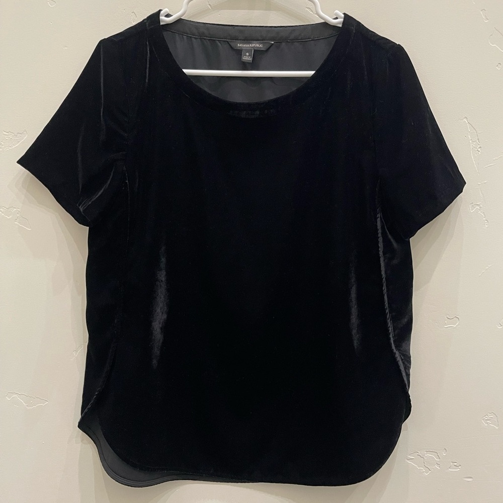 Woman’s Banana Republic Blouse size:small